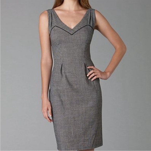 Diane Von Furstenberg Dresses & Skirts - Diane Von Furstenberg Raisa Sheath Wool Dress White Black Size 10